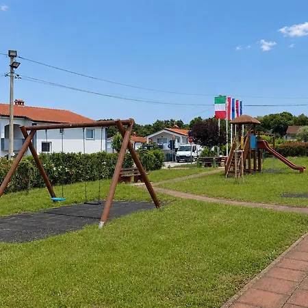 3 Bedroom Gorgeous In Dom wakacyjny