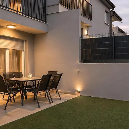 3 Bedroom Gorgeous In Poreč