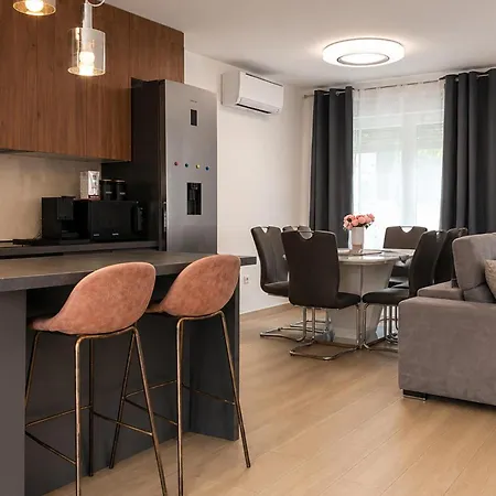 3 Bedroom Gorgeous In Dom wakacyjny *